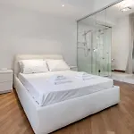 San Babila Executive - Discover The Historic Centre Of Apartamento *