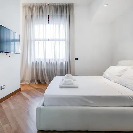 Apartamento San Babila Executive - Discover The Historic Centre Of *