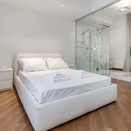 San Babila Executive - Discover The Historic Centre Of Apartamento *