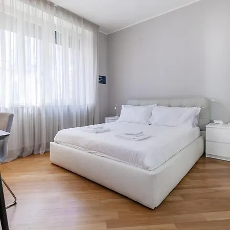 Lejlighed San Babila Executive - Discover The Historic Centre Of